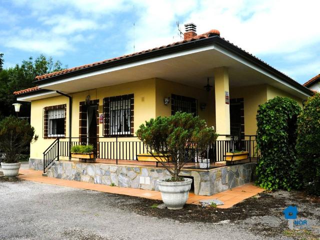 Chalet en venta en Bádames, Voto