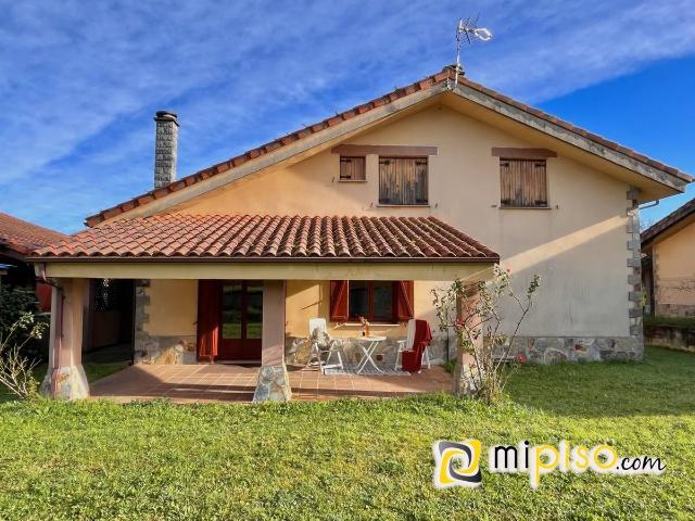 Chalet en venta en Bádames, Voto