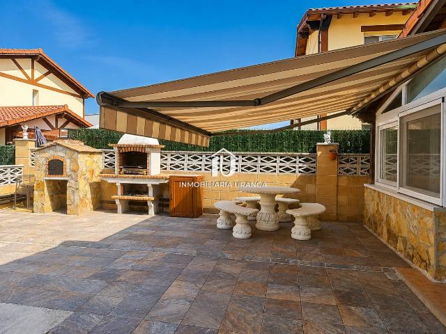 Chalet en venta en Bádames, Voto