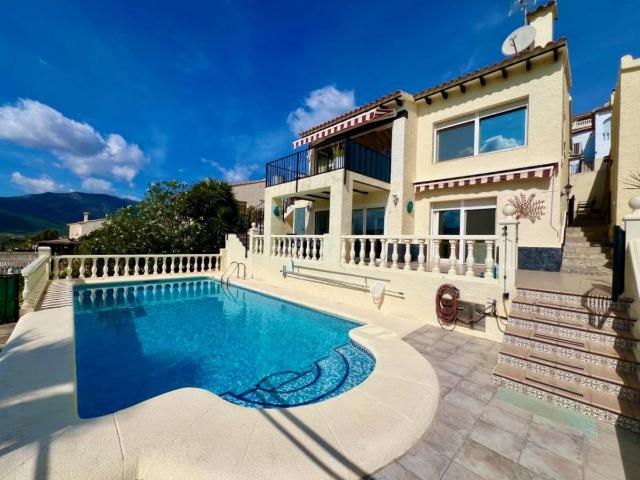 Villa en venta en Xaló, Urbanización Solana Park