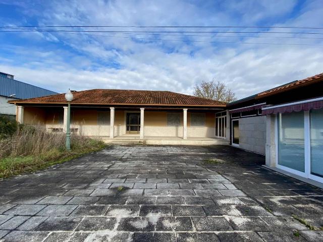 Chalet en venta en A Limia, Galicia
