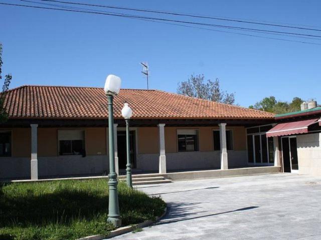 Villa en venta en Xinzo De Limia, As Casas Baratas