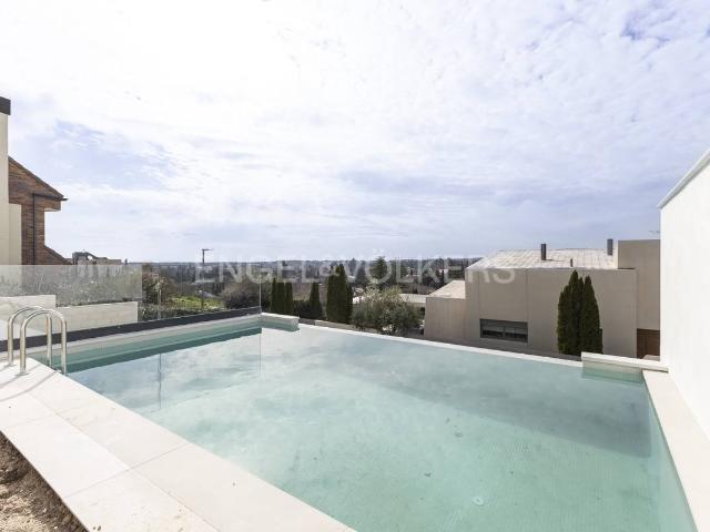 Villa en venta en Majadahonda
