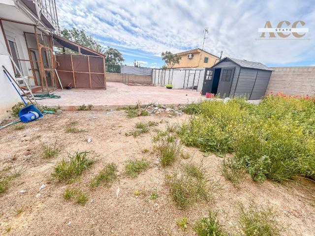 Villa en venta en Yuncos, Urbanización Cervantes