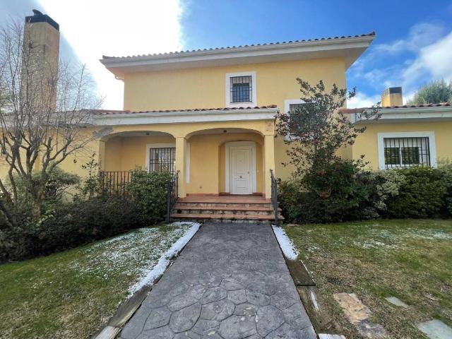 Chalet en venta en San Lorenzo De El Escorial, Madrid