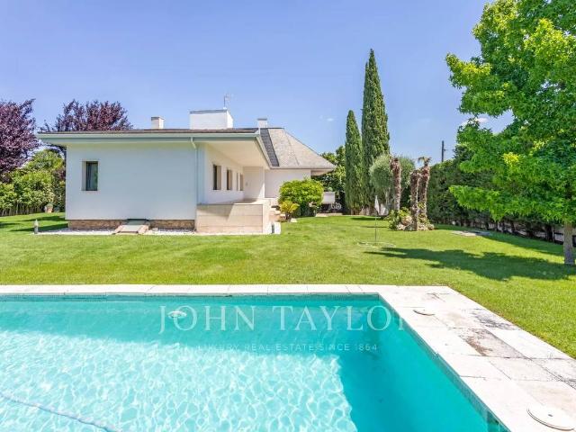 Villa en venta en Majadahonda