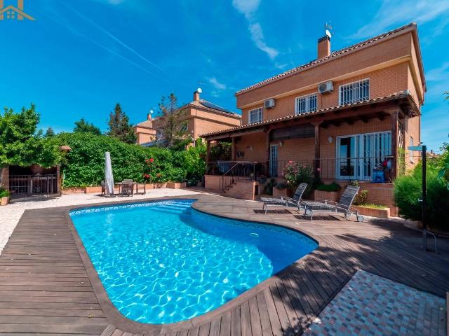 Chalet en venta en Arroyomolinos, Madrid