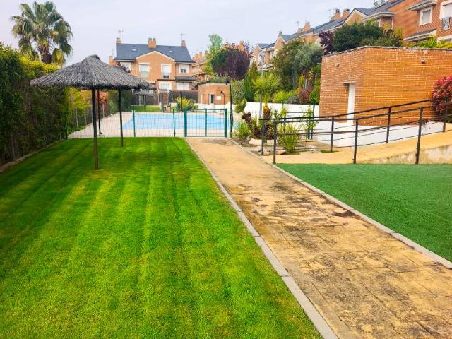 Chalet en venta en Arroyomolinos, Madrid