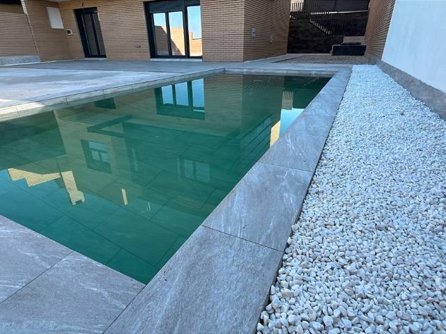 Chalet en venta en Arroyomolinos, Madrid