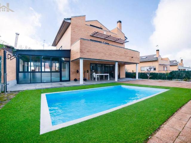 Chalet en venta en Arroyomolinos, Madrid