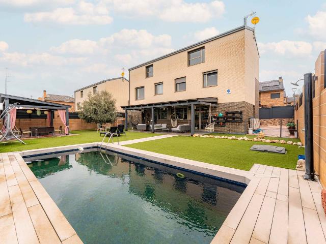 Chalet en venta en Arroyomolinos, Madrid