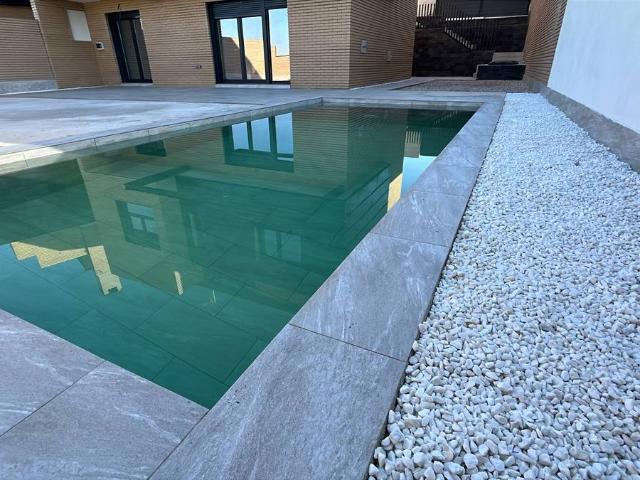 Chalet en venta en Arroyomolinos, Madrid