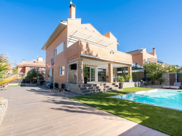 Chalet en venta en Arroyomolinos, Madrid