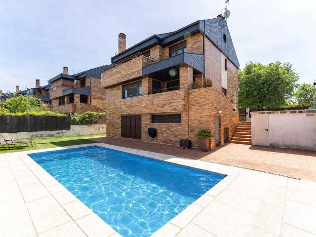 Chalet en venta en Arroyomolinos, Madrid