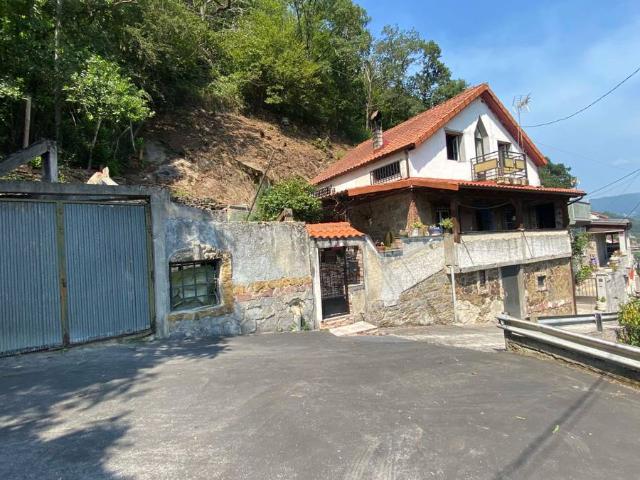 Chalet en venta en Mieres, Asturias