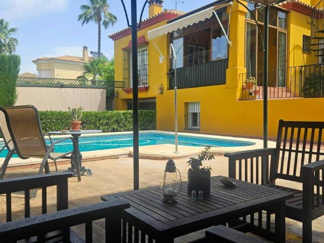 Chalet en venta en Bormujos, Andalucía