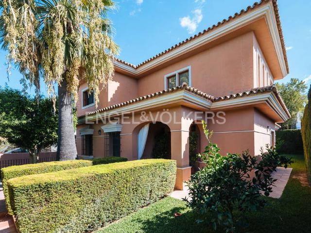Chalet en venta en Bormujos, Andalucía