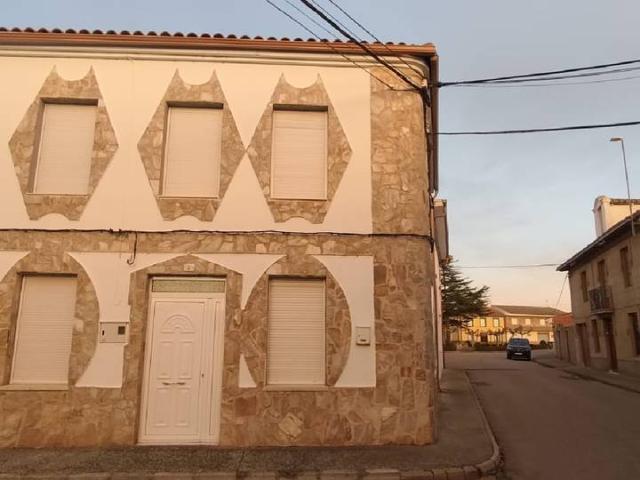 Chalet en venta en Zotes Del Páramo, Castilla y León