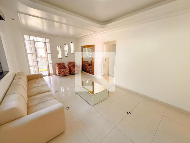 Casa aluguel em Região Geográfica Imediata de Florianópolis, São José