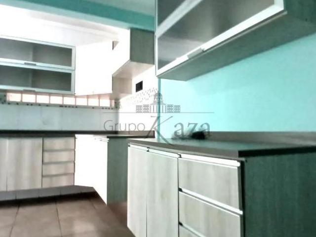 Casa venda em Região Imediata de São José dos Campos, Região Metropolitana do Vale do Paraíba e Litoral Norte