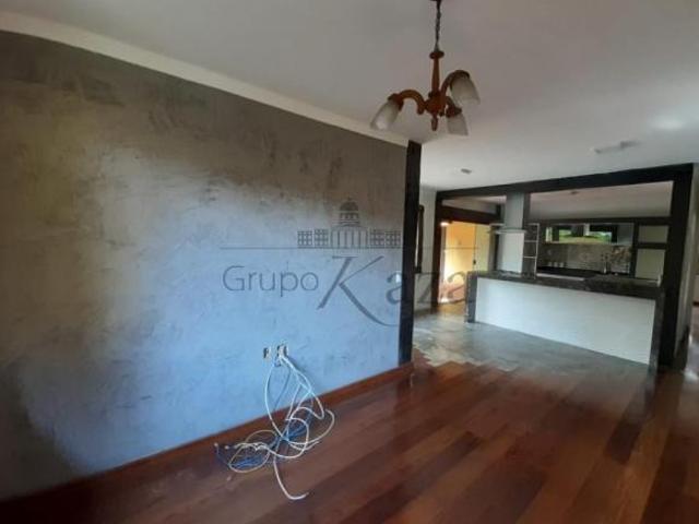 Casa venda em Região Imediata de São José dos Campos, Região Metropolitana do Vale do Paraíba e Litoral Norte
