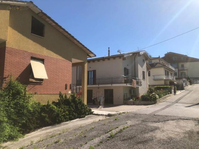 Villa Indipendente in vendita a Casa Tasso, Amandola