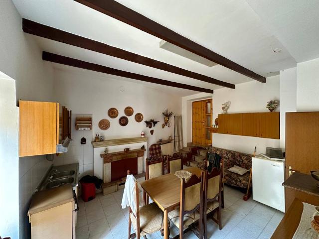 Villa Indipendente in vendita a Carapelle Calvisio, Abruzzo