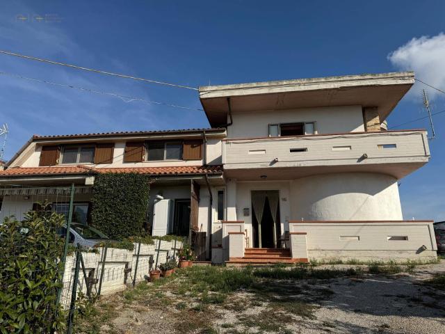 Villa Indipendente in vendita a Marche, Ascoli Piceno