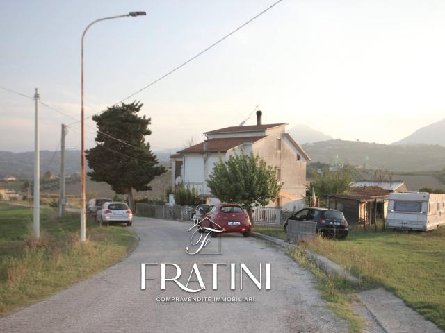 Villa Indipendente in vendita a Unione dei Comuni della Val Vibrata, Civitella Del Tronto