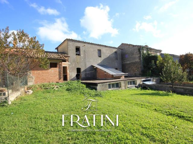 Villa Indipendente in vendita a Unione dei Comuni della Val Vibrata, Civitella Del Tronto
