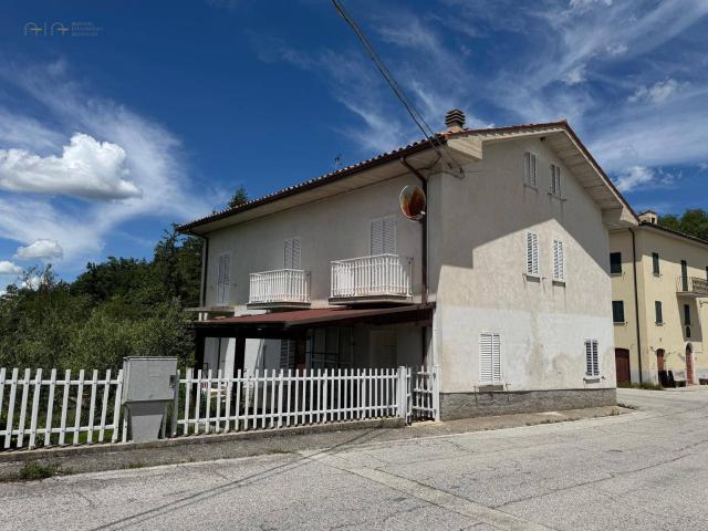 Villa Indipendente in vendita a Croce di Casale, Comunanza