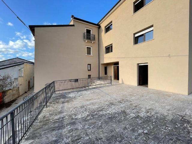 Villa Indipendente in vendita a Frascara, Abruzzo
