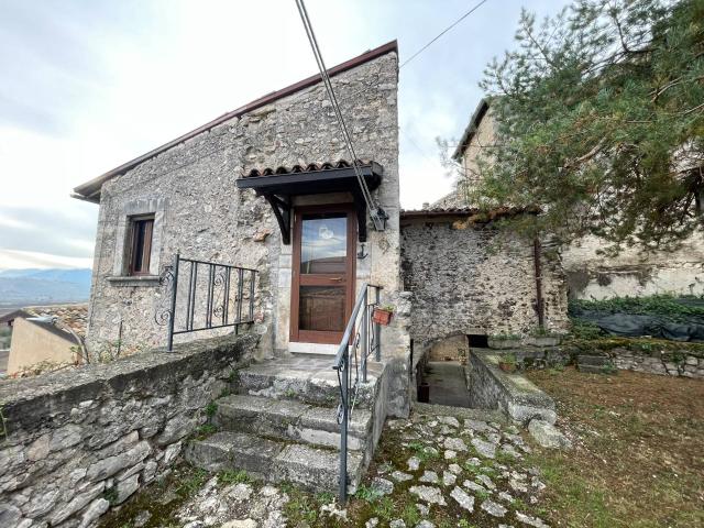 Villa Indipendente in vendita a Navelli, L'Aquila