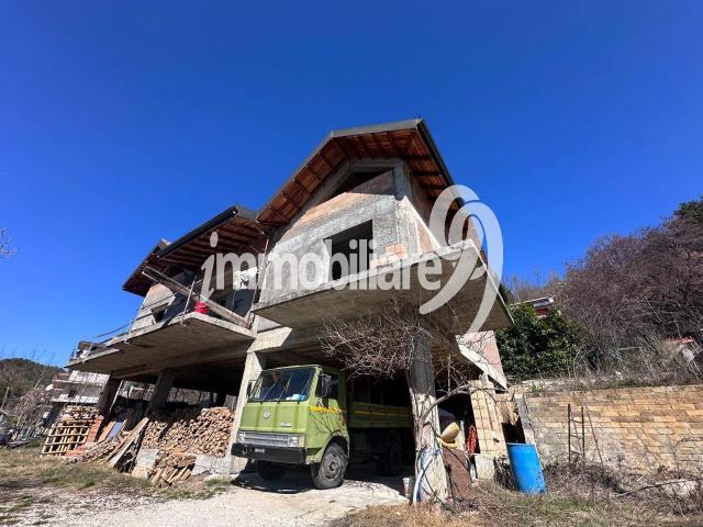 Villa Indipendente in vendita a Tornimparte, Abruzzo