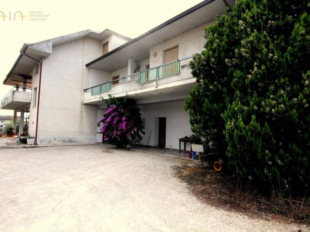 Villa Indipendente in vendita a Stella, Marche