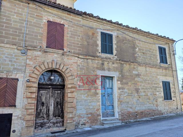 Villa Indipendente in vendita a Marche, Macerata