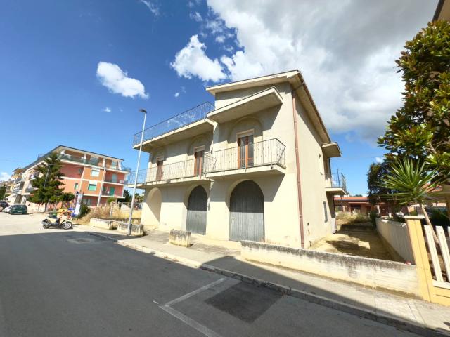 Villa Indipendente in vendita a San Donato, Marche