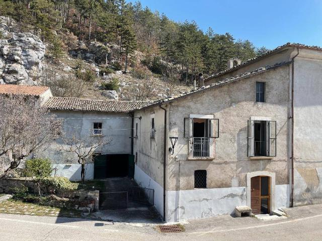 Villa Indipendente in vendita a Navelli, Abruzzo