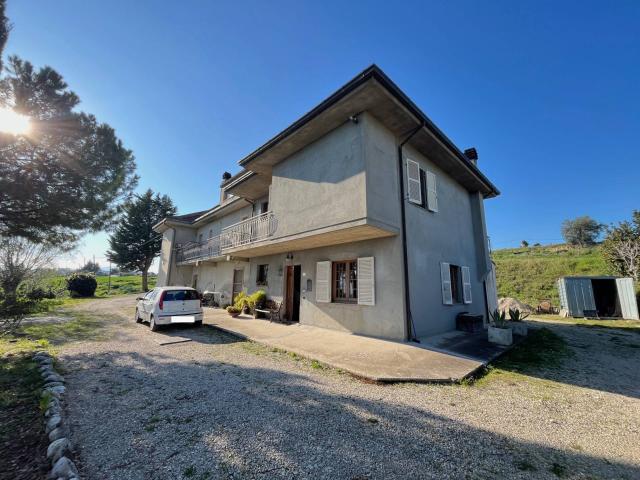 Villa Indipendente in vendita a Marche, Ascoli Piceno