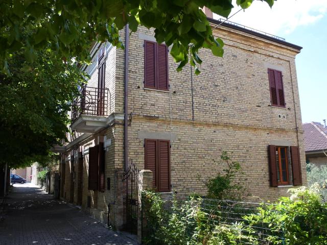 Villa Indipendente in vendita a Borgo Cappuccini, Marche