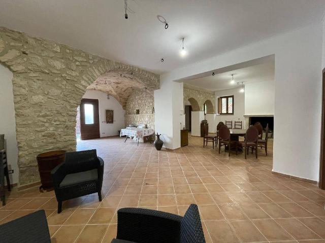 Villa Indipendente in vendita a Prata D'ansidonia, Abruzzo
