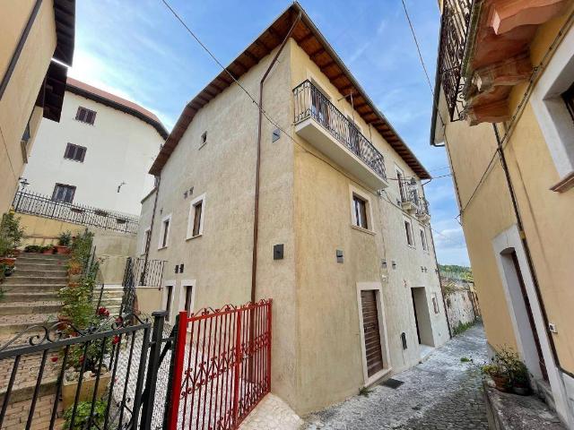Villa Indipendente in vendita a Prata D'ansidonia, Abruzzo