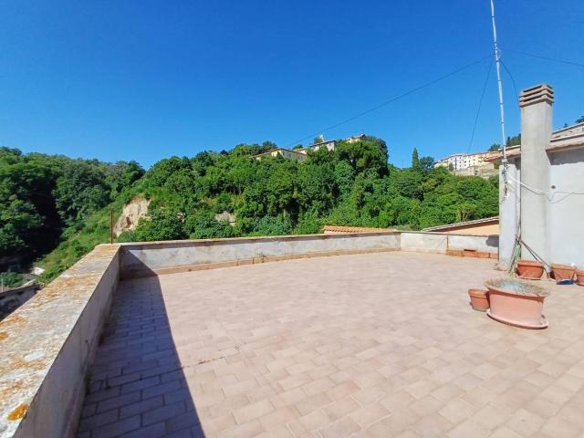 Villa Indipendente in vendita a Caprarola, Viterbo