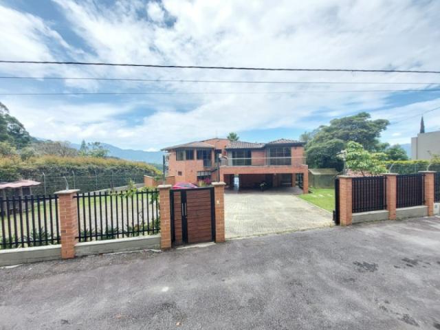 Casa en arriendo en El Escudero, Envigado
