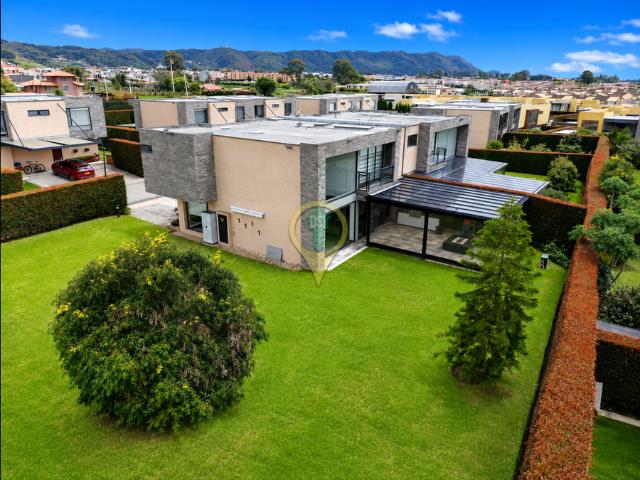 Casa en arriendo en Palo de Agua, Cota