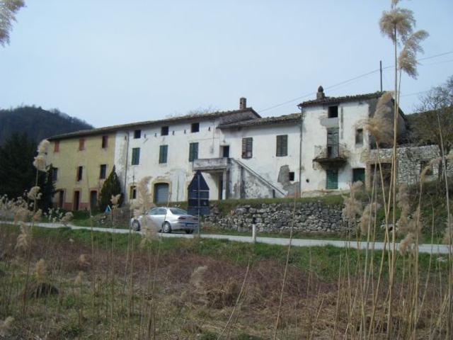 Appartamento in vendita a Fiuminata, Macerata
