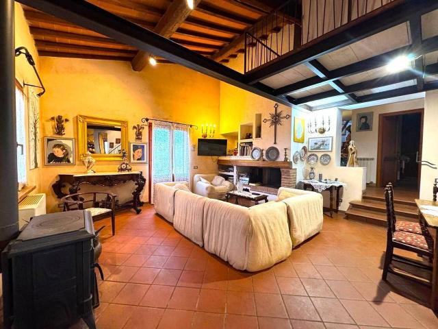 Villa Indipendente in vendita a Campiglia Marittima, Toscana