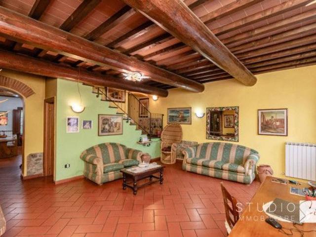 Villa Indipendente in vendita a Chiesina Montalese, Pistoia