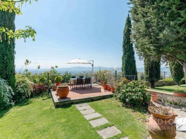 Villa Indipendente in vendita a Pontenuovo, Pistoia