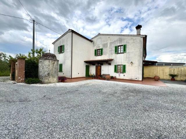 Villa Indipendente in vendita a Pistoia, Toscana
